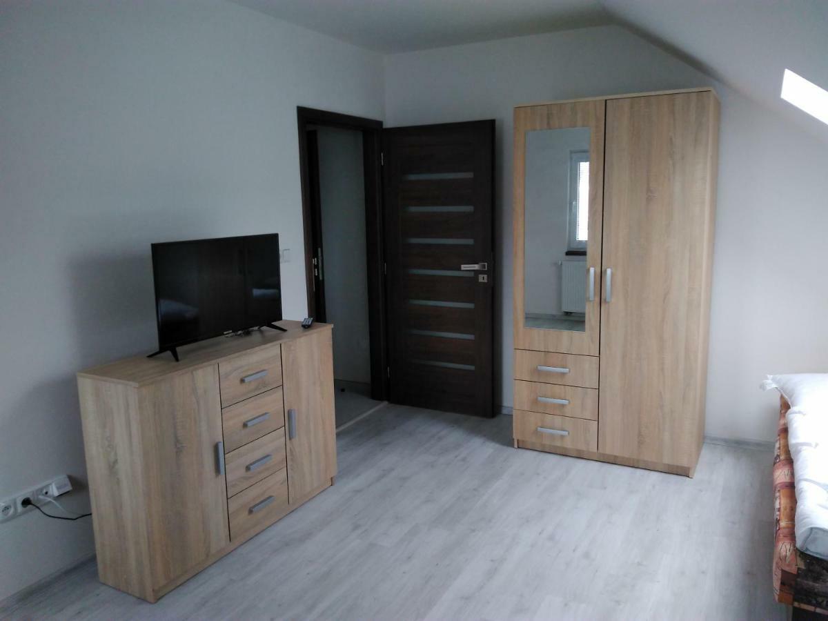 Vinoteka "U Kozu" Hotel Nové Město nad Metují Buitenkant foto